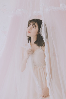 40多岁的女人成熟之美白衬衫